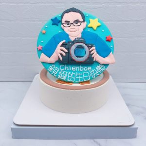 男生Q版人像生日蛋糕推薦，拿相機造型蛋糕作品分享